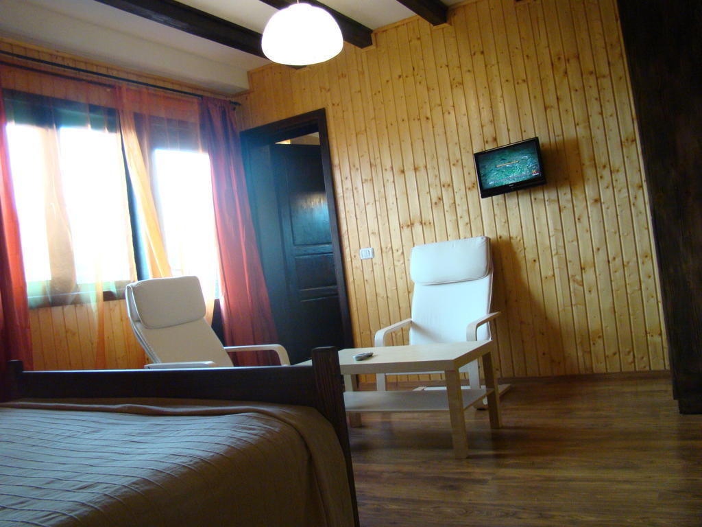 Dumbrava Soarelui Hotel Braşov Kamer foto