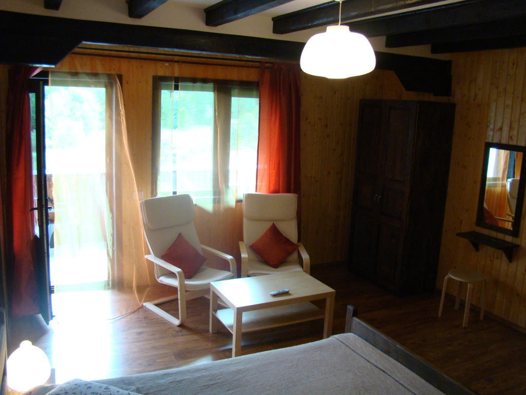 Dumbrava Soarelui Hotel Braşov Kamer foto